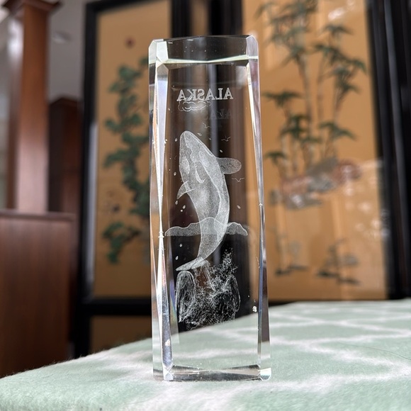 Alaska Glass Orca whale Figurine - Picture 3 of 6